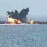 लाल सागर में ब्रिटिश जहाज पर हमला: हूती विद्रोहियों पर गोलीबारी और रॉकेट हमले का संदेह